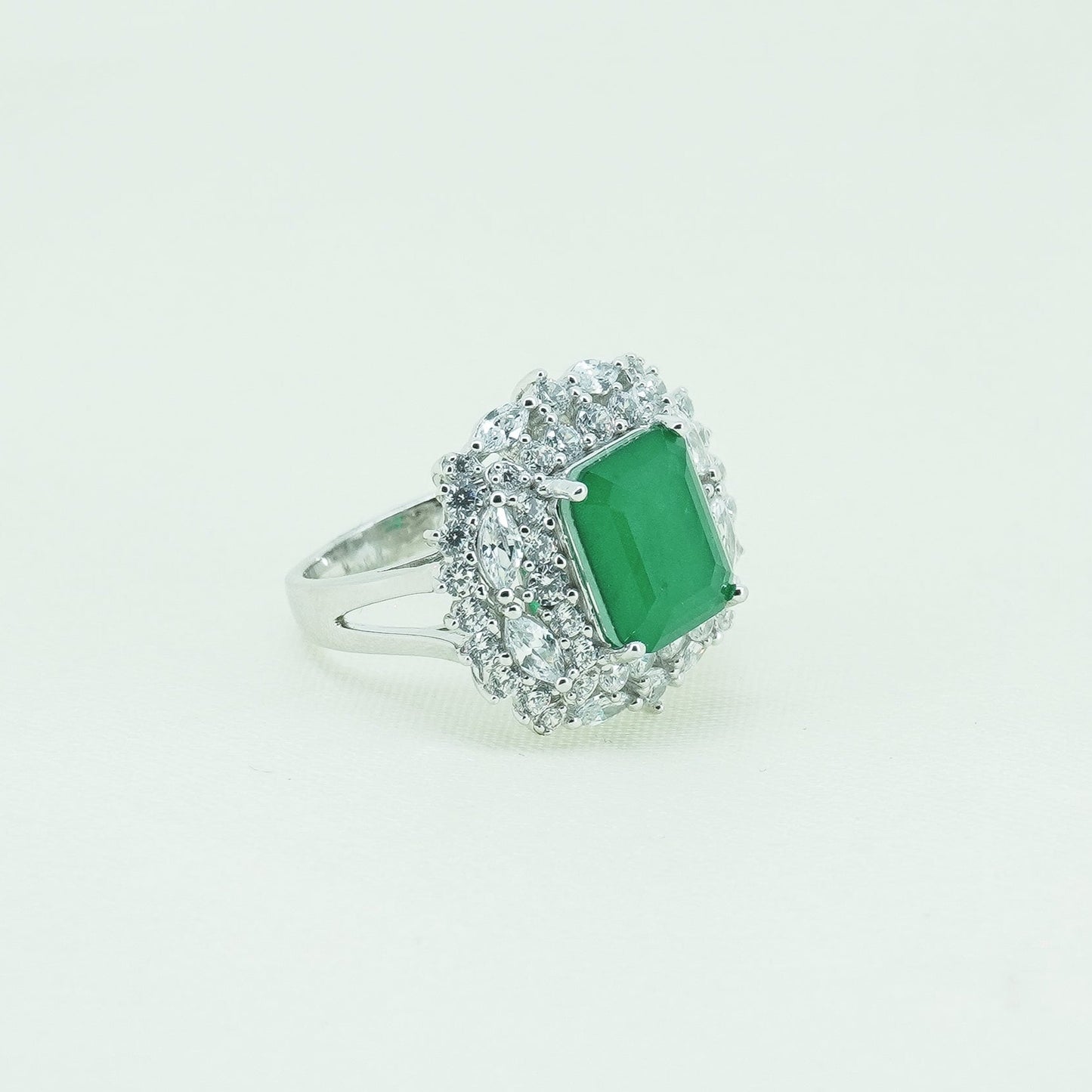 Sparkling Emerald and Diamond Ring