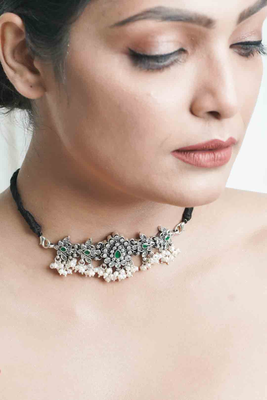 Antique Choker With Green Stone